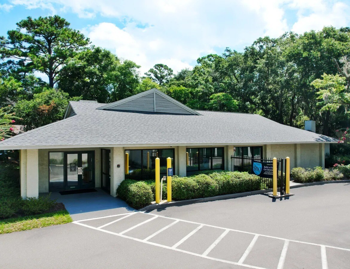 78 Beach City Rd, Hilton Head Island, SC for lease Building Photo- Image 1 of 6