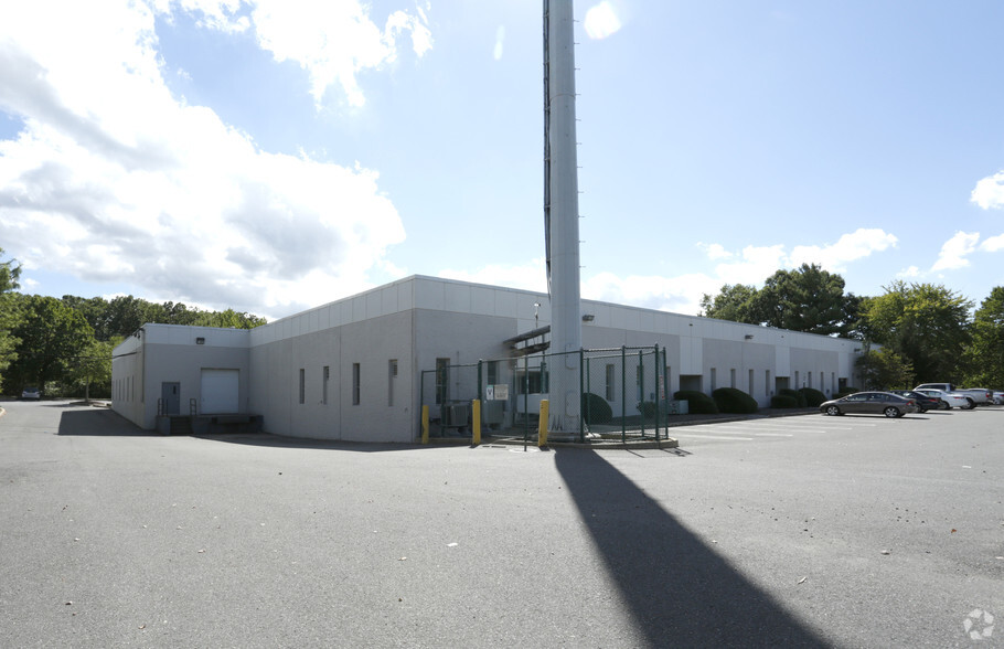 11 Harts Ln, East Brunswick, NJ for lease - Building Photo - Image 2 of 2