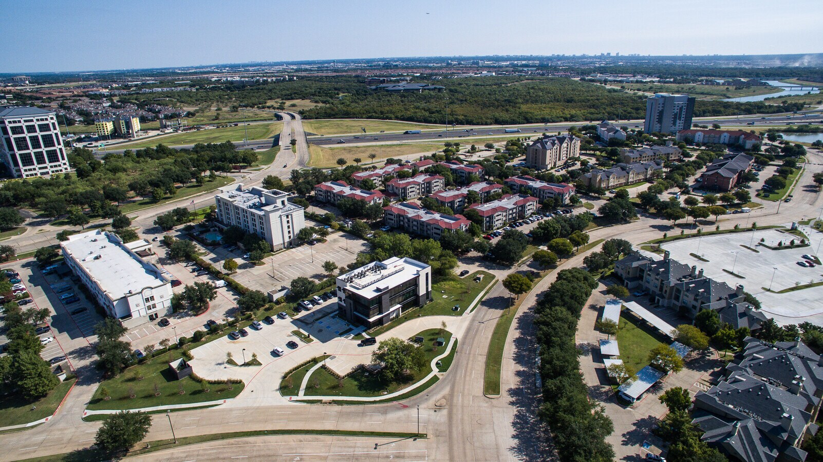 777 Meadow Creek Dr, Irving, TX 75038