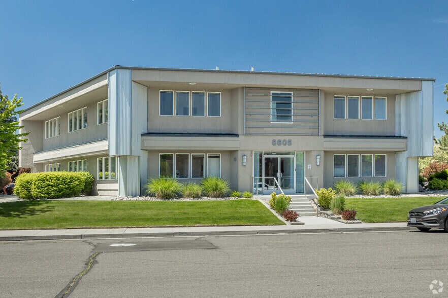 5605 Riggins Ct, Reno, NV for sale - Primary Photo - Image 1 of 1