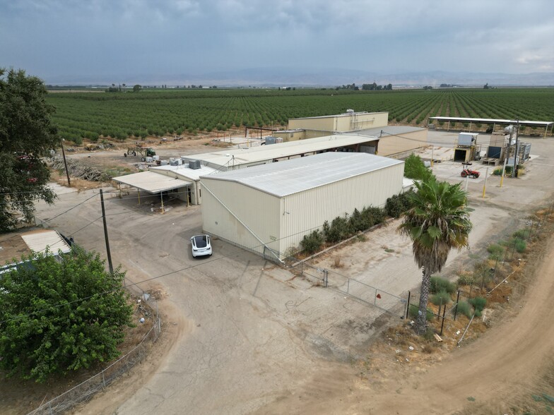 13649 Weedpatch Hwy, Bakersfield, CA for lease - Building Photo - Image 2 of 11