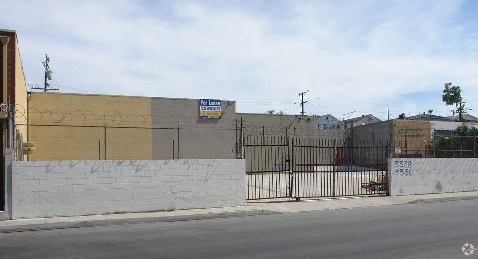 3330 E Fowler St, Los Angeles, CA for lease - Primary Photo - Image 1 of 17