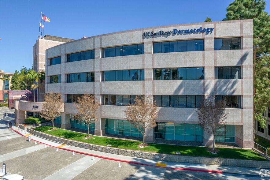 8899 University Center Ln, San Diego, CA for lease - Building Photo - Image 2 of 7