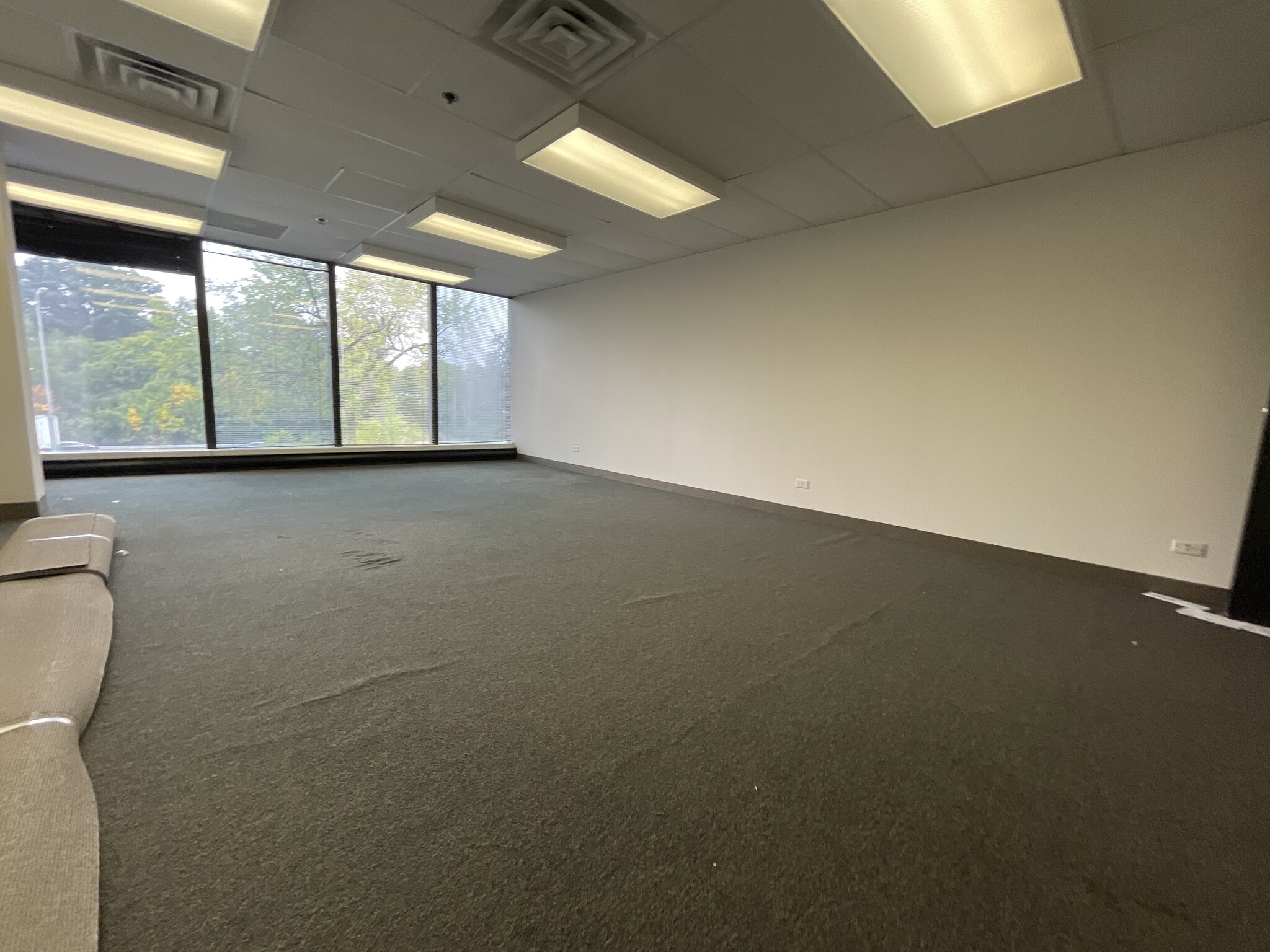 6200 N Hiawatha Ave, Chicago, IL for lease Interior Photo- Image 1 of 1