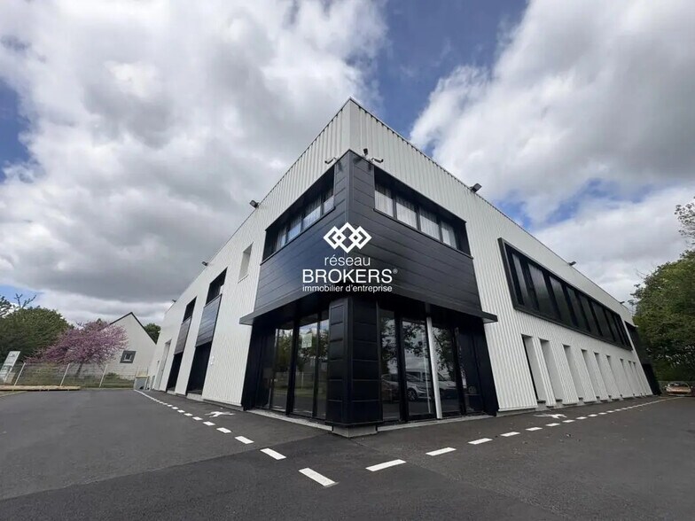 Flex in Thouaré-sur-Loire for sale - Building Photo - Image 1 of 3