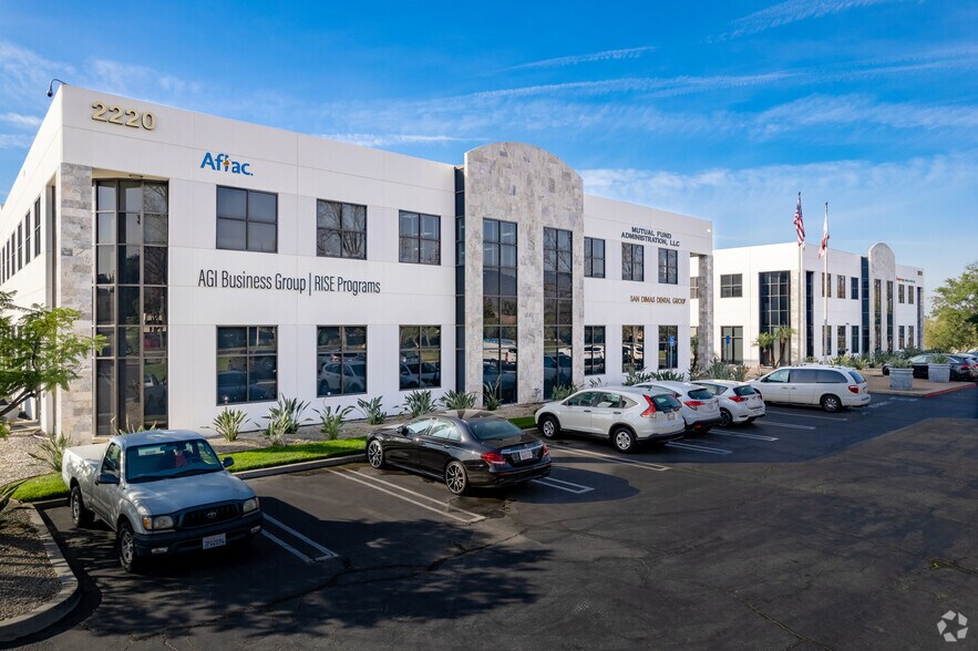 2200 E Route 66, Glendora, CA for lease - Building Photo - Image 3 of 5