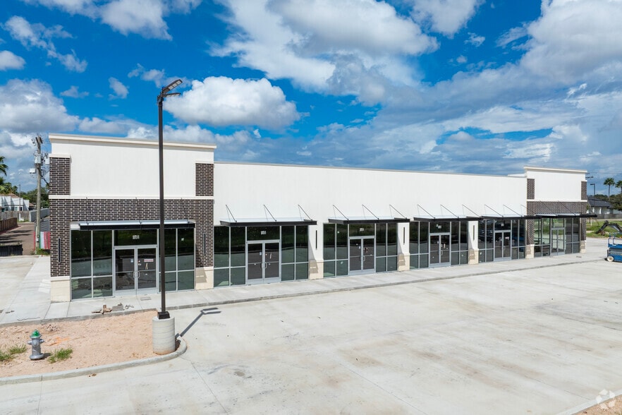 4101 Pecan Blvd, McAllen, TX for lease - Building Photo - Image 1 of 25