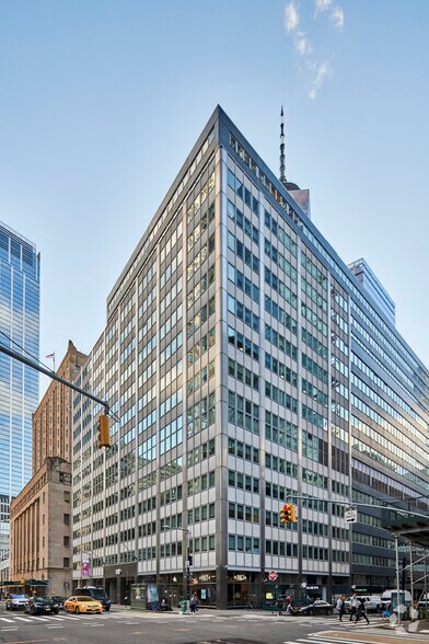 44-88 Park Pl, New York, NY for lease - Building Photo - Image 2 of 7