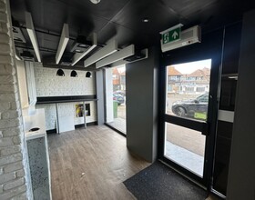 9 Cooden Sea Rd, Bexhill On Sea for lease Interior Photo- Image 2 of 11