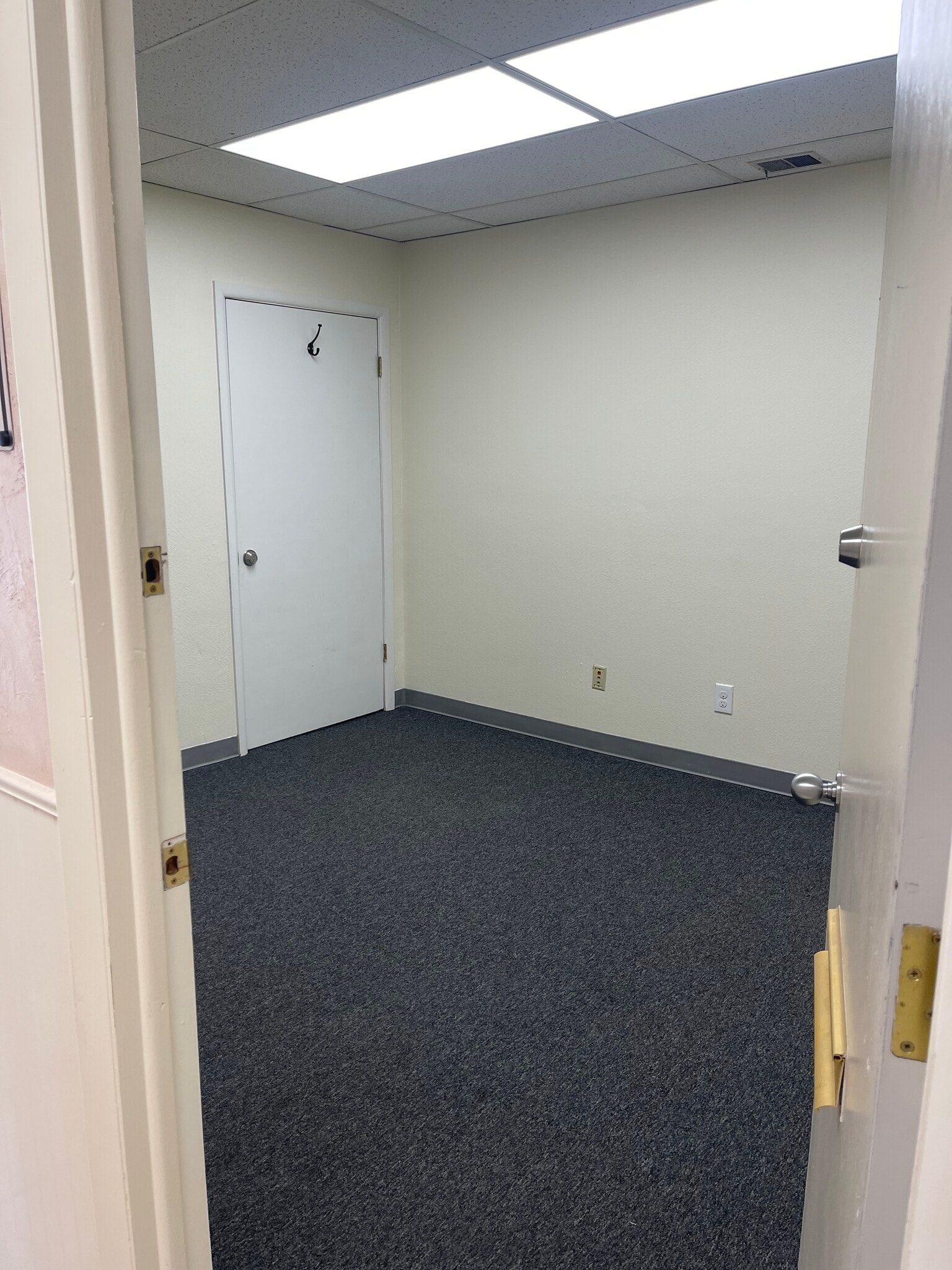 1826 E Platte Ave, Colorado Springs, CO for lease Interior Photo- Image 1 of 3