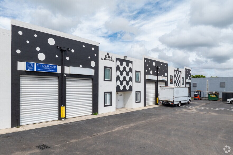 13420-13432 NW 38th Ct, Opa Locka, FL for lease - Primary Photo - Image 1 of 22