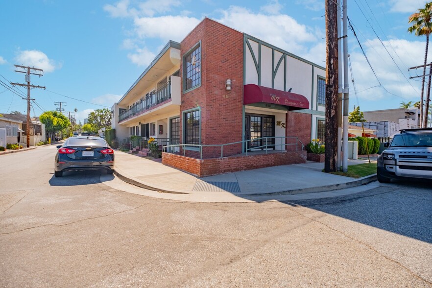 888 N Kenilworth Ave, Glendale, CA for lease - Building Photo - Image 1 of 33