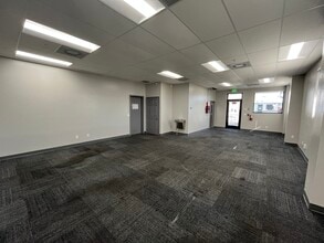 3748 Ironbridge Blvd, Fort Myers, FL for lease Interior Photo- Image 2 of 5