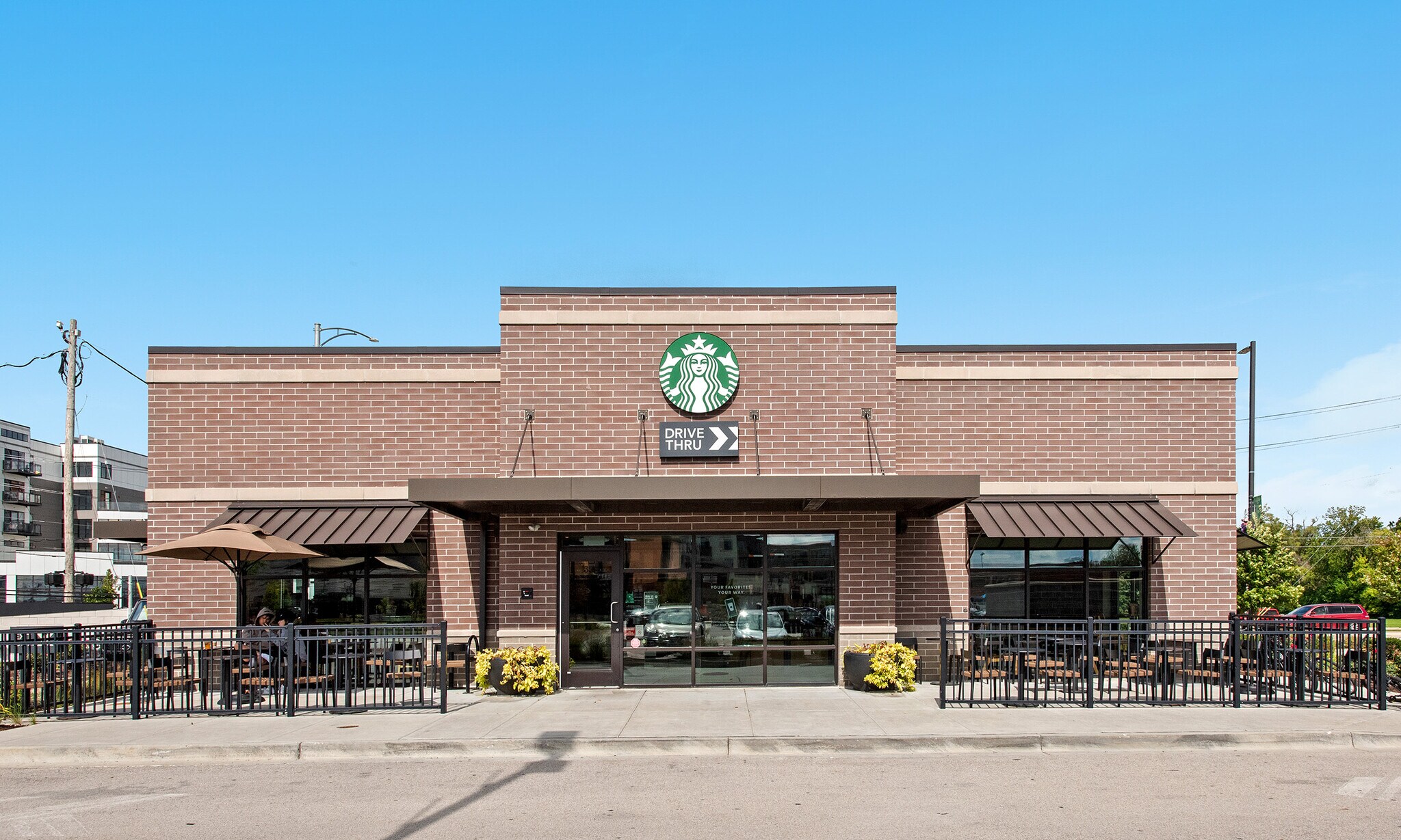 351 W Dundee Rd, Wheeling, IL 60090 Starbucks
