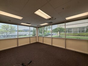 1730 Willow Creek Cir, Eugene, OR for lease Interior Photo- Image 1 of 4