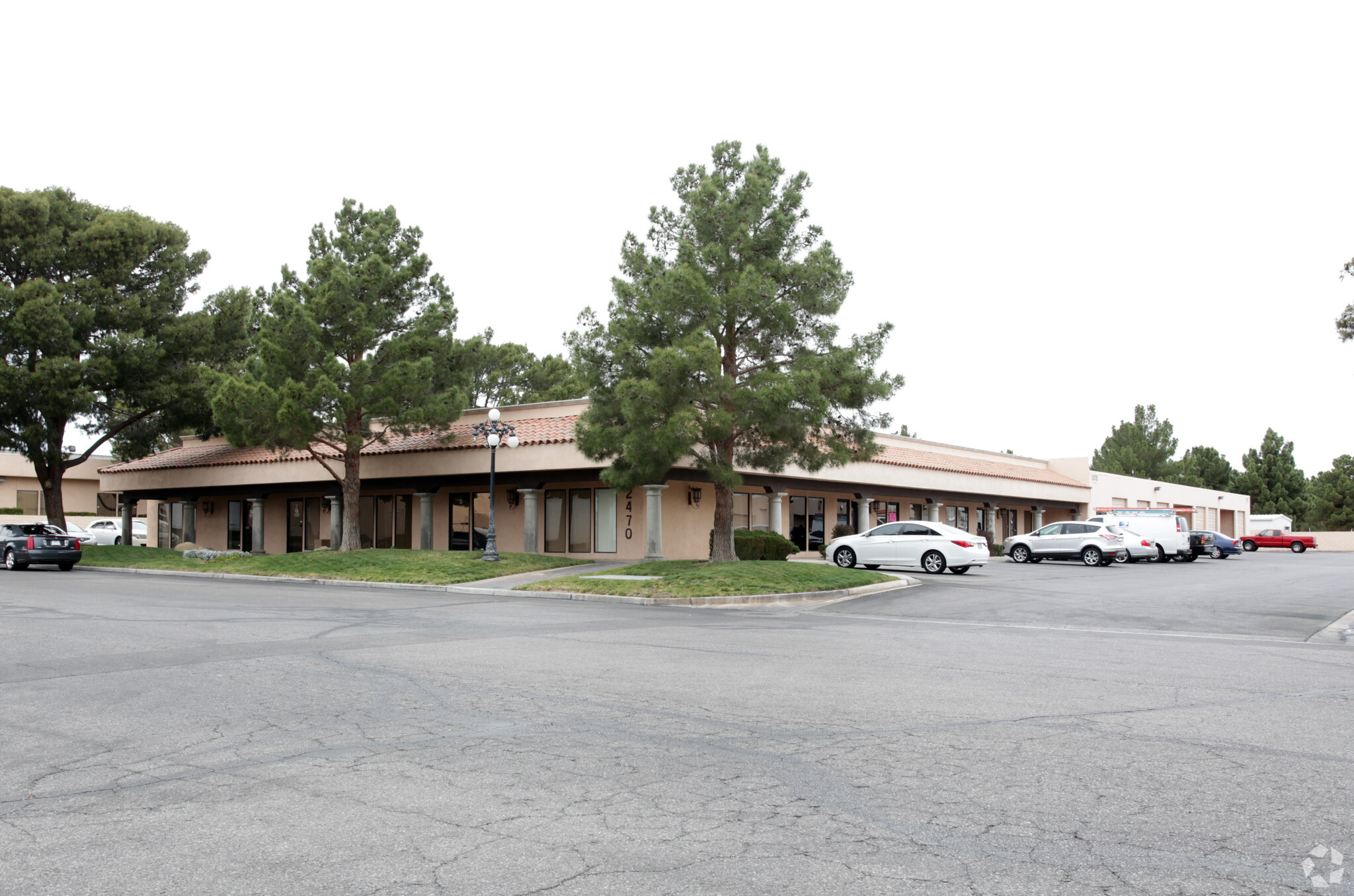 2470 Chandler Ave, Las Vegas, NV for lease Primary Photo- Image 1 of 6