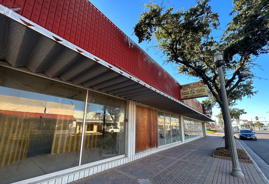 229 S Texas Ave, Mercedes, TX for sale - Building Photo - Image 1 of 1