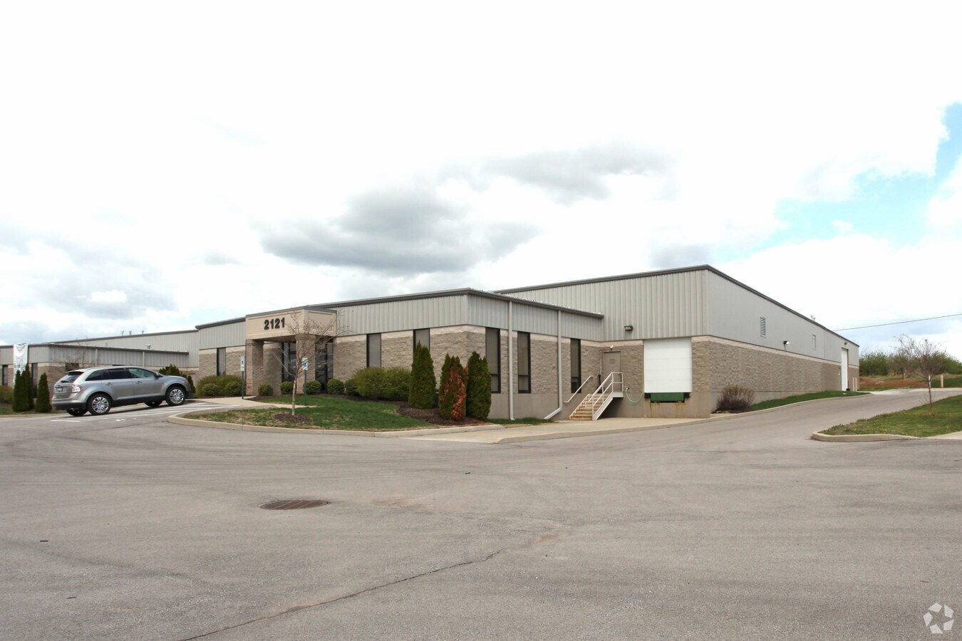 2121 Capstone Dr, Lexington, KY 40511