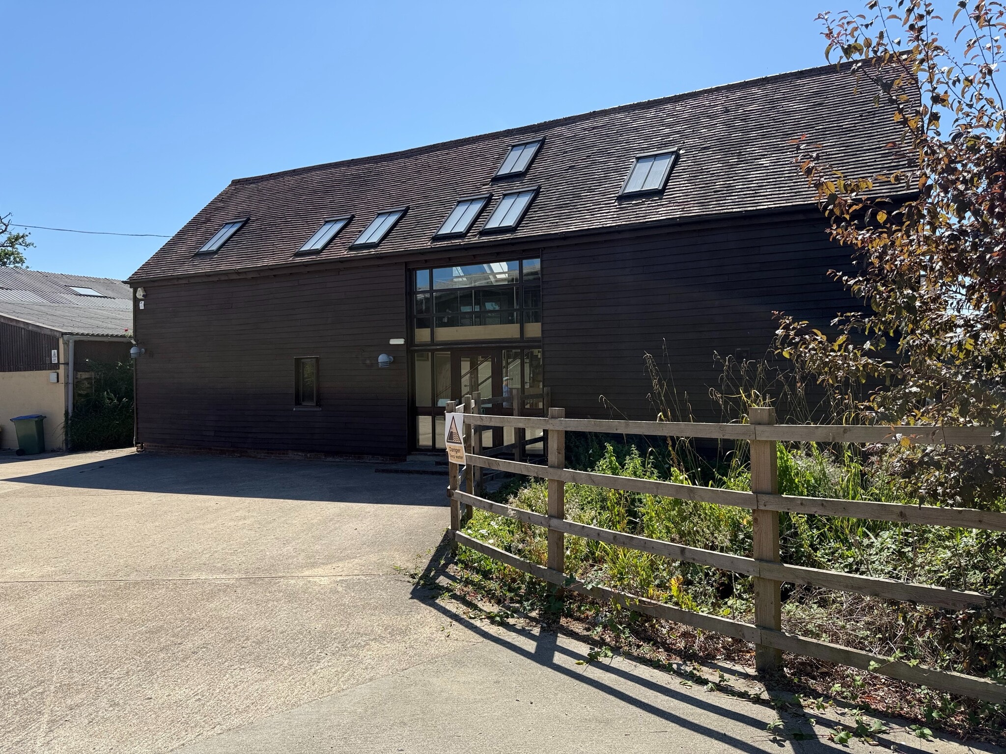 The Barn, Dawes Farm, Bognor Road, Warnham, Warnham for lease Building Photo- Image 1 of 9