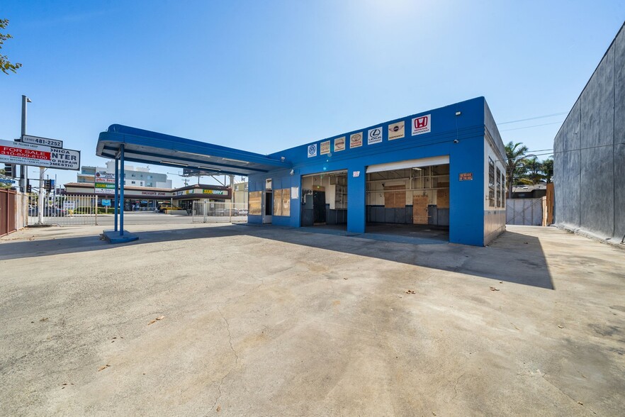 11708 W Pico Blvd, Los Angeles, CA for sale - Building Photo - Image 2 of 20