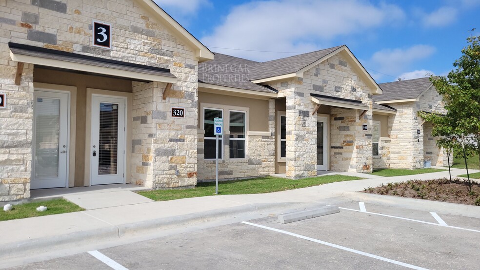 1000 Gattis School Rd, Round Rock, TX for lease - Primary Photo - Image 1 of 9