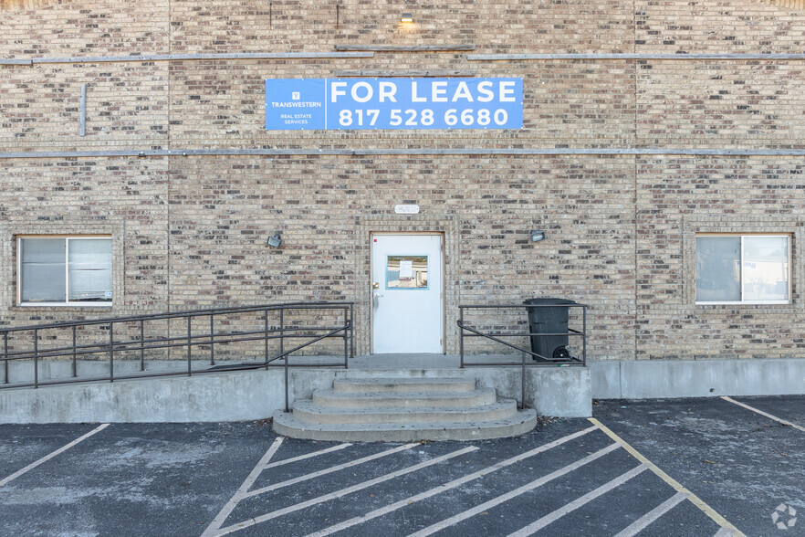 711 W Kennedale Pky Building D, Kennedale, TX for lease - Building Photo - Image 3 of 13