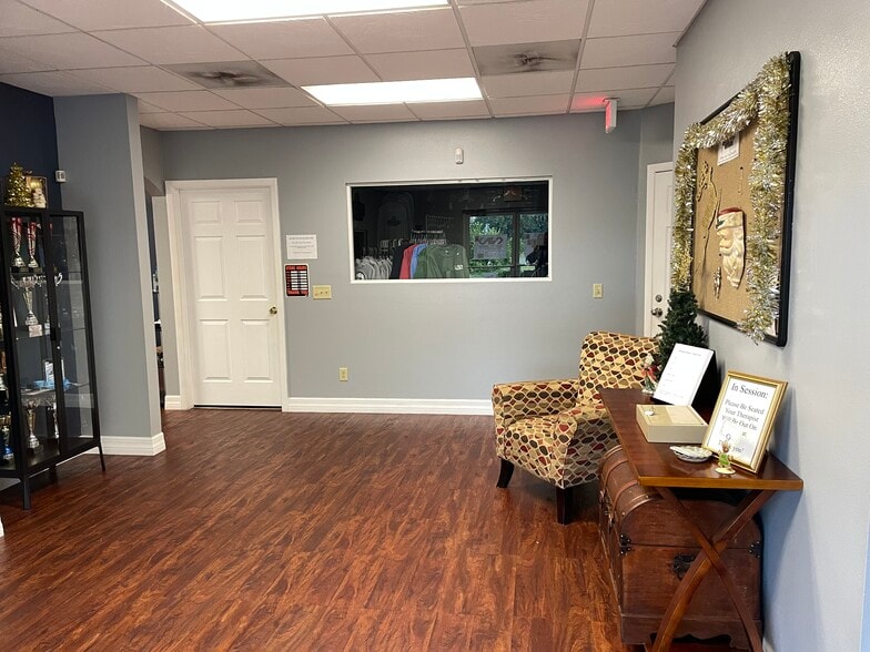 21422 Carson Dr, Land O' Lakes, FL for sale - Interior Photo - Image 3 of 30