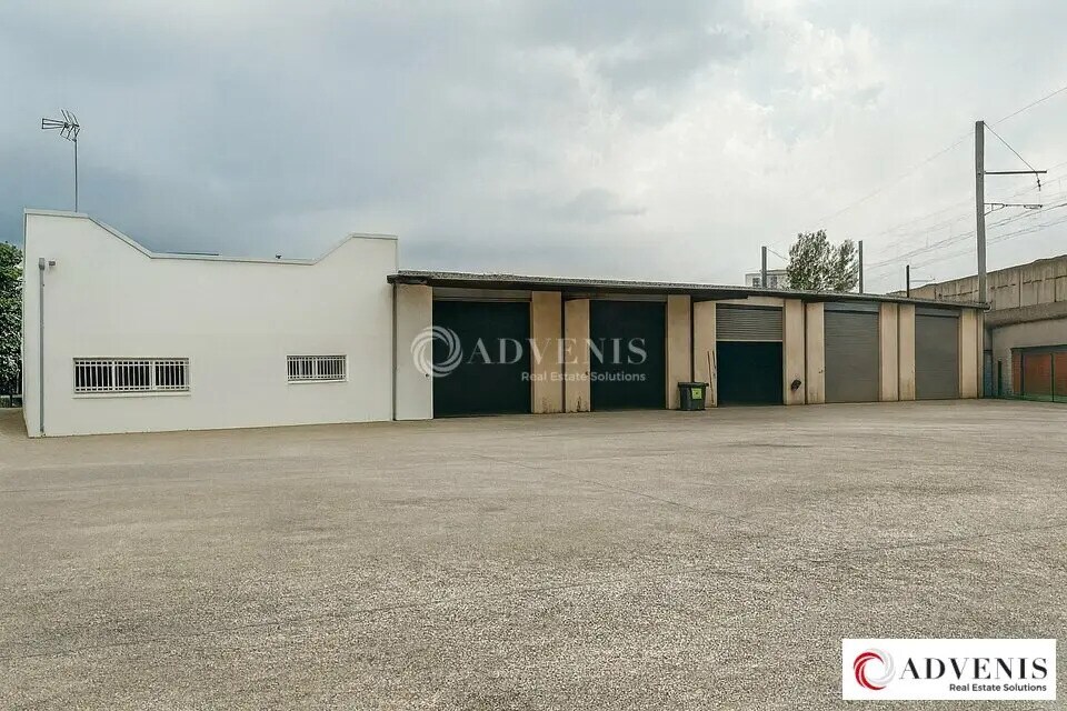 Flex in Cenon for lease Building Photo- Image 1 of 10