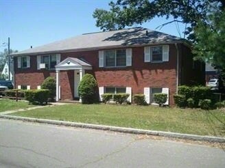 8 Woodstock St, Springfield, MA for sale Primary Photo- Image 1 of 1