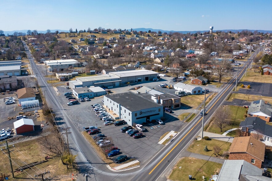 911 Chicago Ave, Harrisonburg, VA for sale - Building Photo - Image 2 of 7