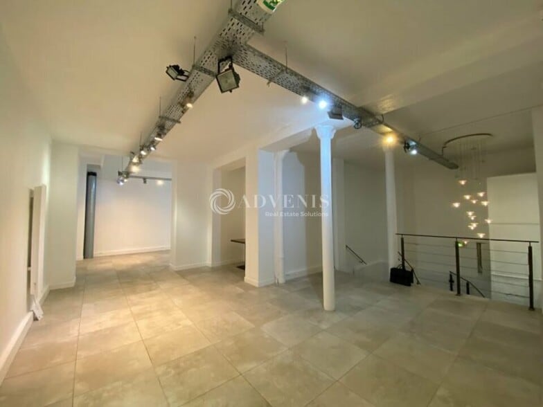 151 Rue Blomet, Paris for lease - Interior Photo - Image 2 of 12