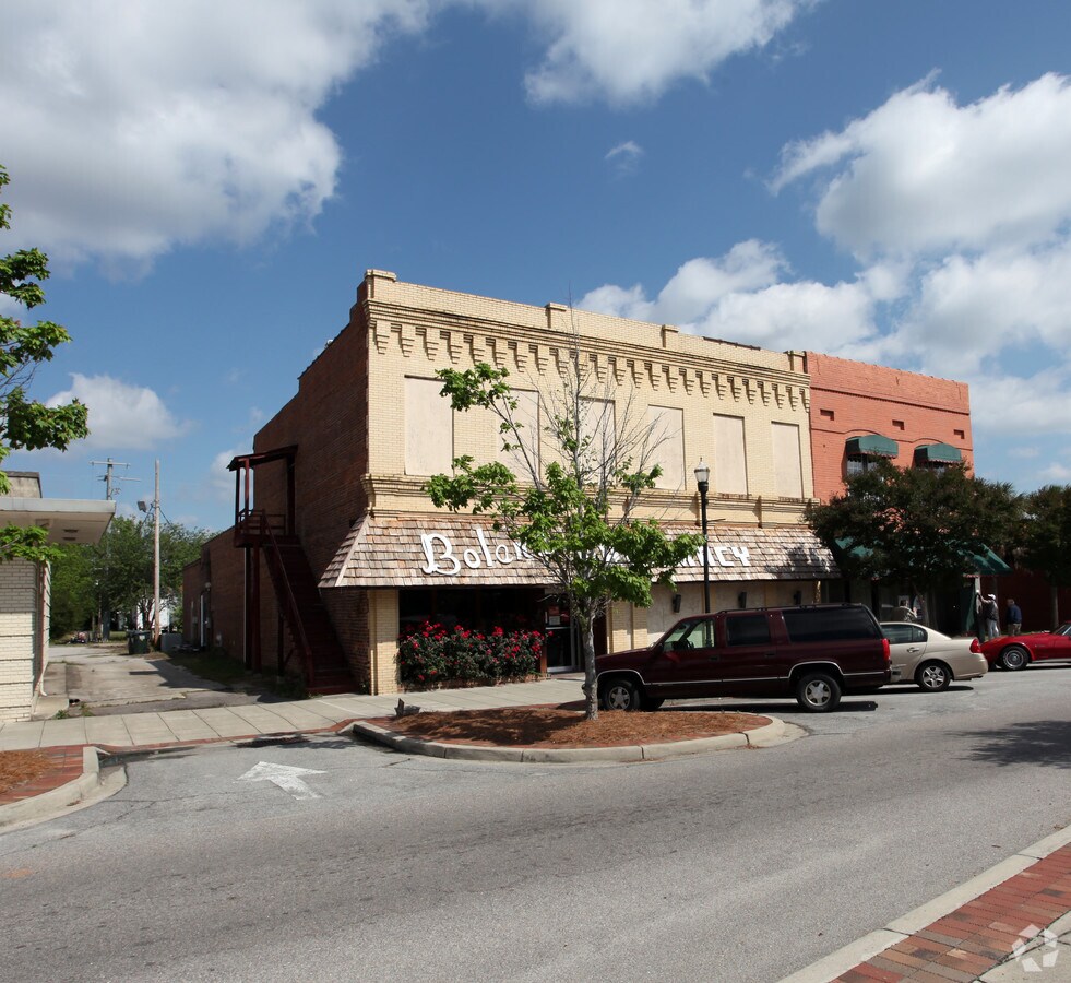 2732 Cleveland St, Elloree, SC 29047