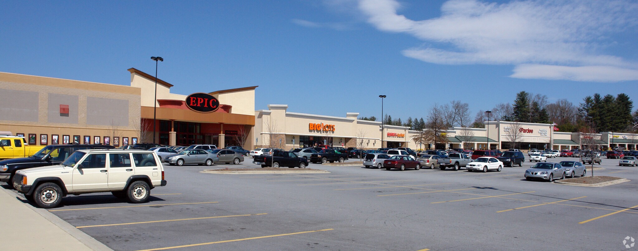 200 Thompson St, Hendersonville, NC for sale Primary Photo- Image 1 of 1