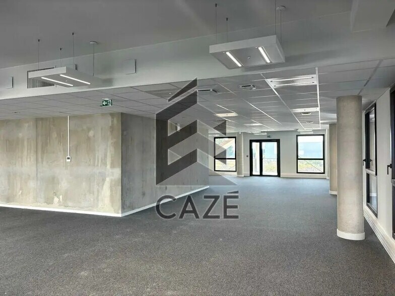 Office in Périgny for lease - Interior Photo - Image 2 of 5