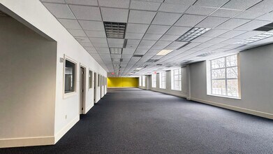 6938 Elm Valley Dr, Kalamazoo, MI for lease Building Photo- Image 2 of 3