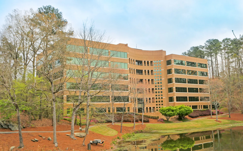 2000 International Park Dr, Birmingham, AL for lease - Building Photo - Image 1 of 10