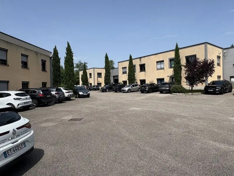 Office in Neyron for lease - Building Photo - Image 2 of 9