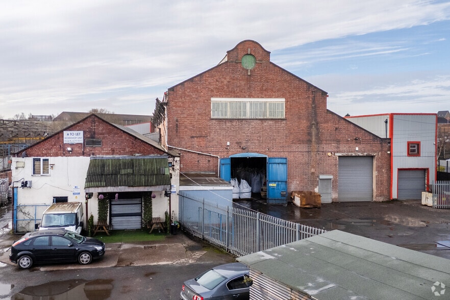 Downing St, Smethwick for lease - Primary Photo - Image 1 of 4