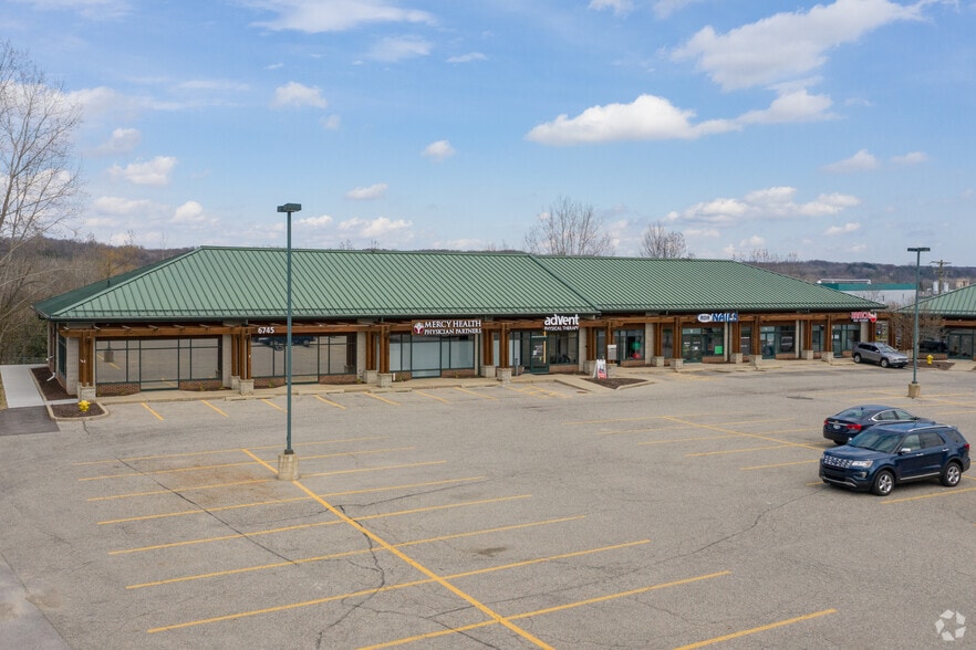 6739-6745 Fulton St, Ada, MI for sale - Primary Photo - Image 1 of 1