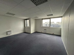 Office in Noisy-le-Grand for lease Interior Photo- Image 2 of 3