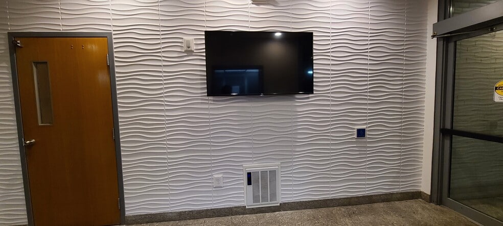 2009 Summer St, Stamford, CT for lease - Lobby - Image 3 of 15