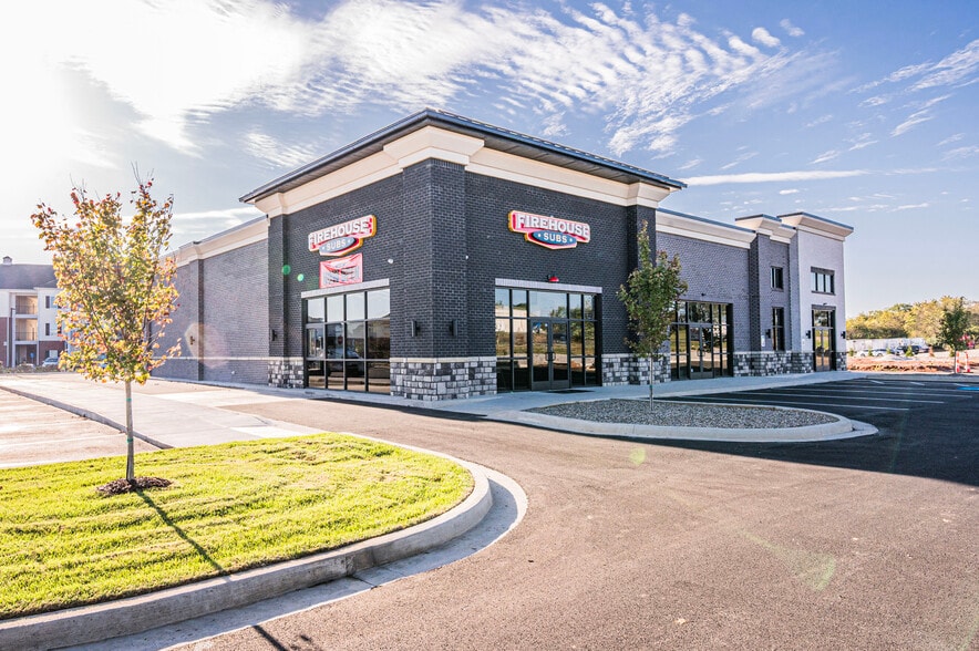 6034 Nashville Rd, Bowling Green, KY for lease - Building Photo - Image 1 of 8