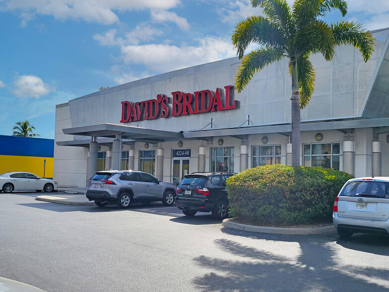 4224 S Cleveland Ave, Fort Myers, FL for lease - Building Photo - Image 2 of 5