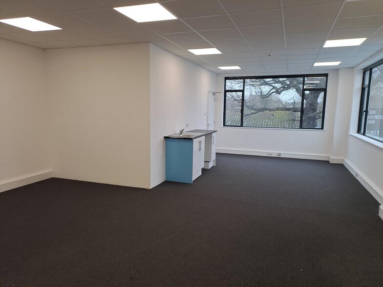 Brownfields, Welwyn Garden City for lease - Interior Photo - Image 3 of 14