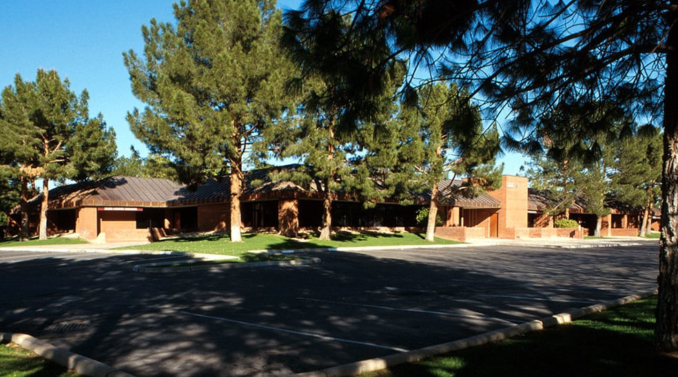 2220 S Country Club Dr, Mesa, AZ for lease - Building Photo - Image 2 of 7