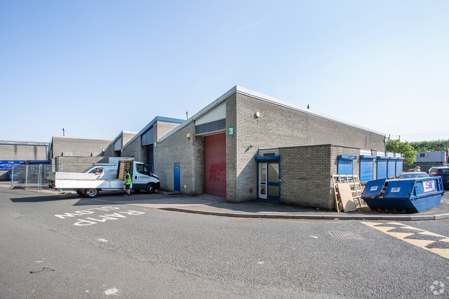 Wulfrun Trading Estate, Stafford Road Wv10 6hh, Wolverhampton for lease - Building Photo - Image 3 of 3