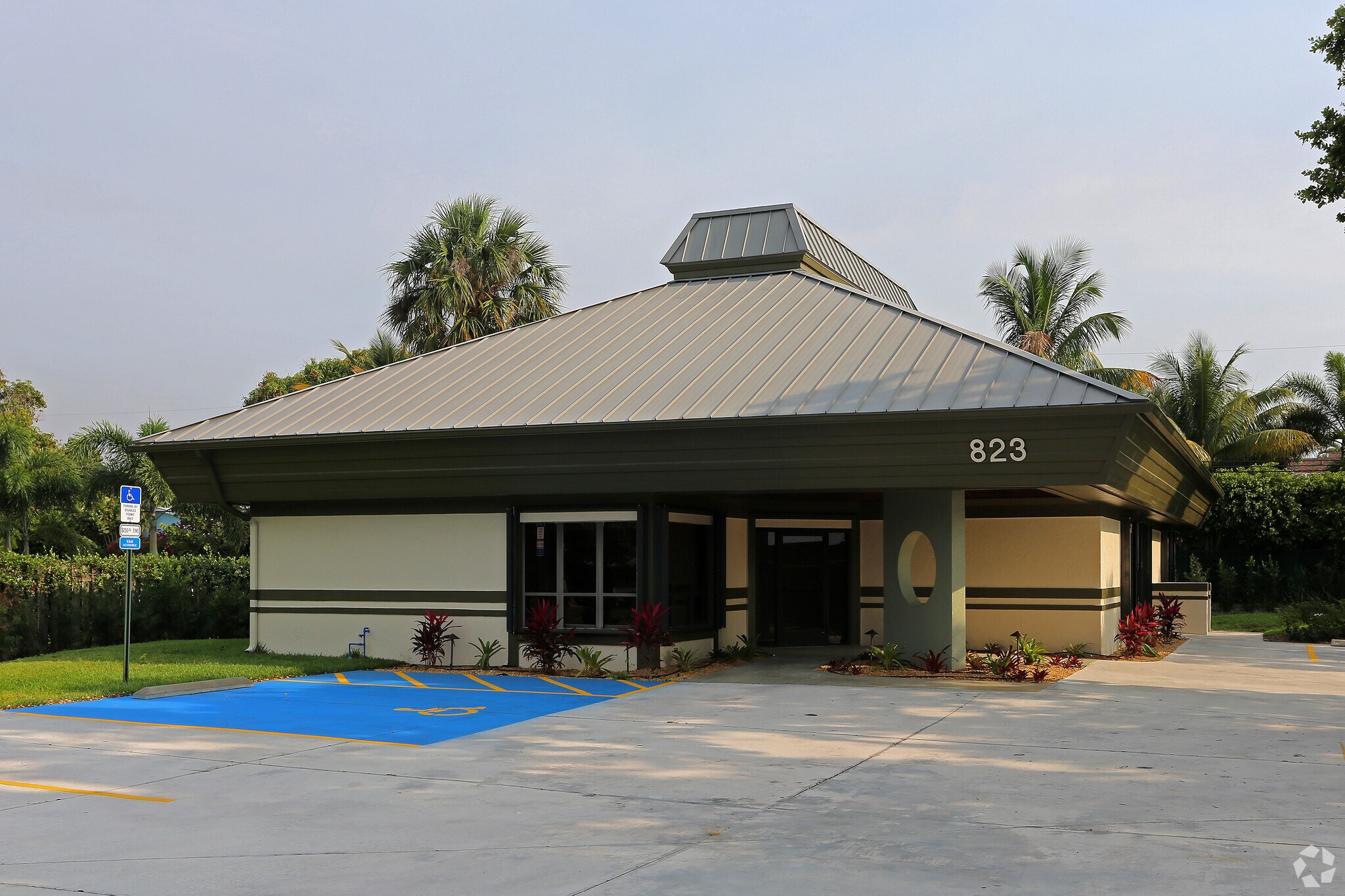 823 SE Osceola St, Stuart, FL for sale Primary Photo- Image 1 of 1