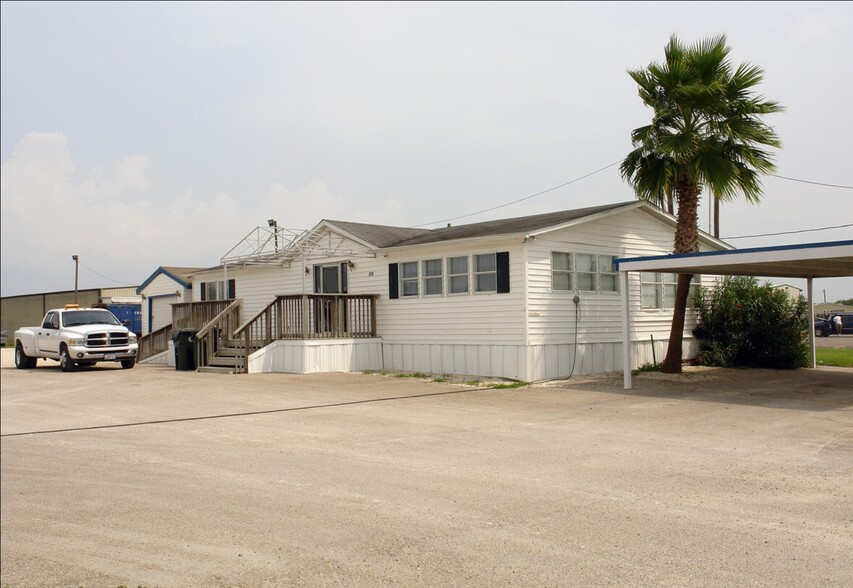 1610 N Padre Island Dr, Corpus Christi, TX for lease - Building Photo - Image 3 of 3