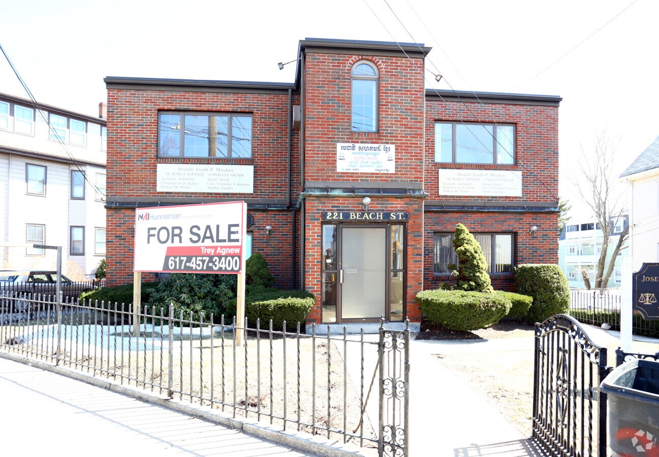 221 Beach St, Revere, MA 02151