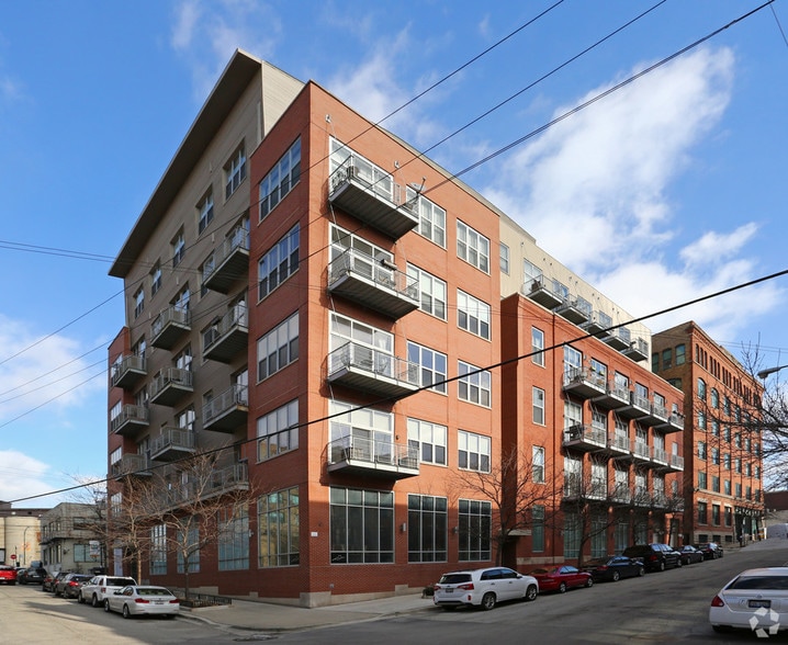 824 W Superior St, Chicago, IL for sale - Building Photo - Image 3 of 82